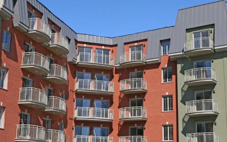 Smart Tips On How To Handle Overbearing Neighbours