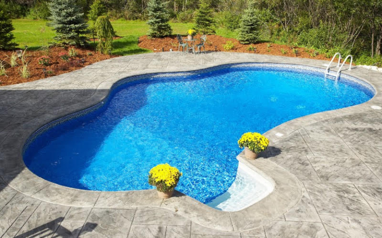 How To Maintain A Swimming Pool In The Home