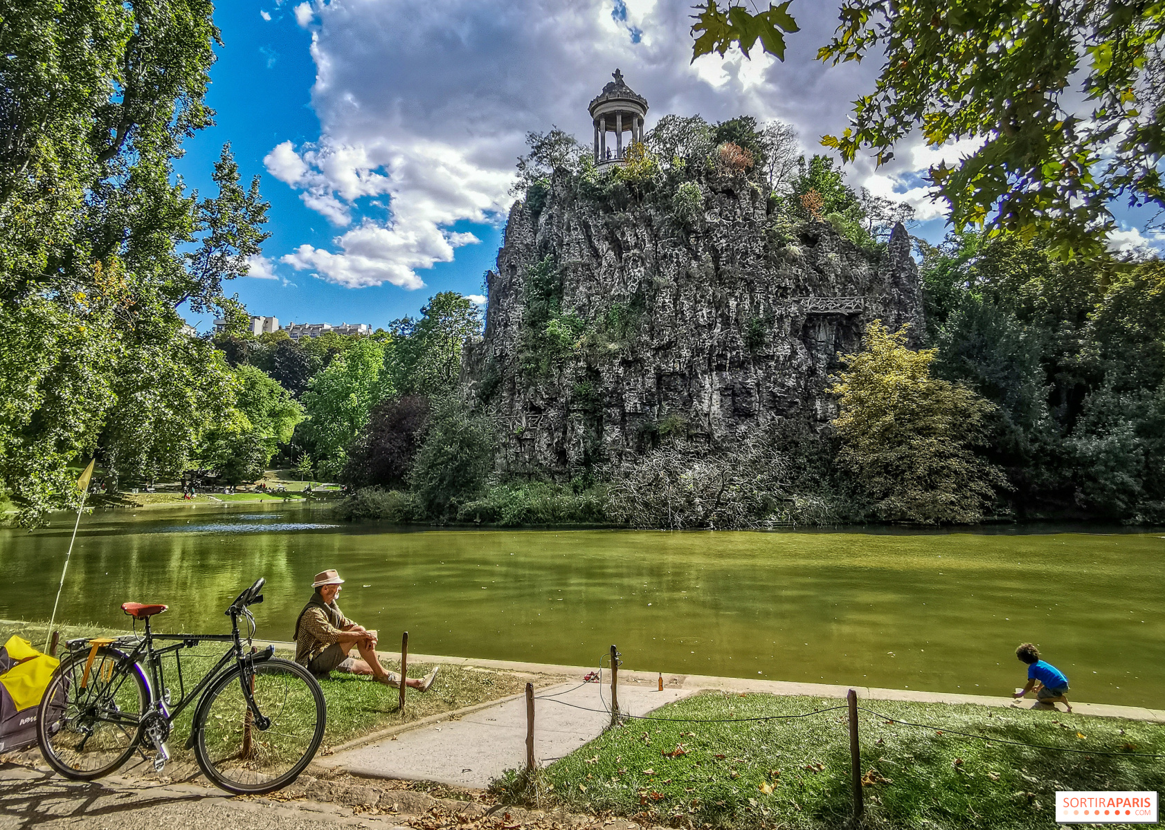 Parc des Buttes-Chaumont PAris France